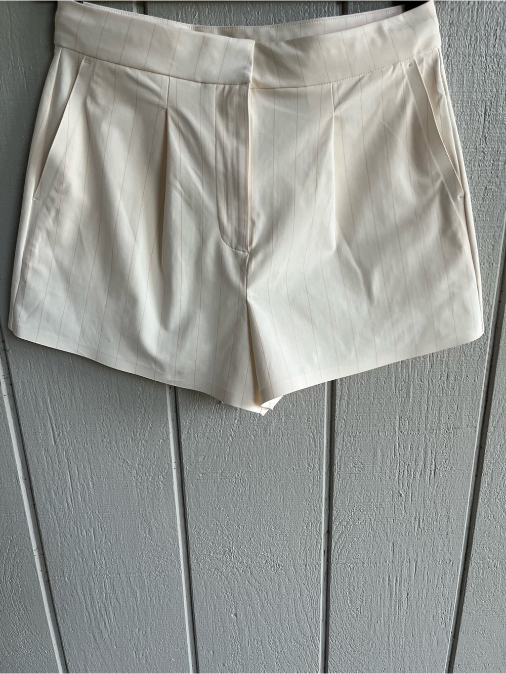 Rhone Women's The Trouser Short in the Ivory Pinstripe Size 8